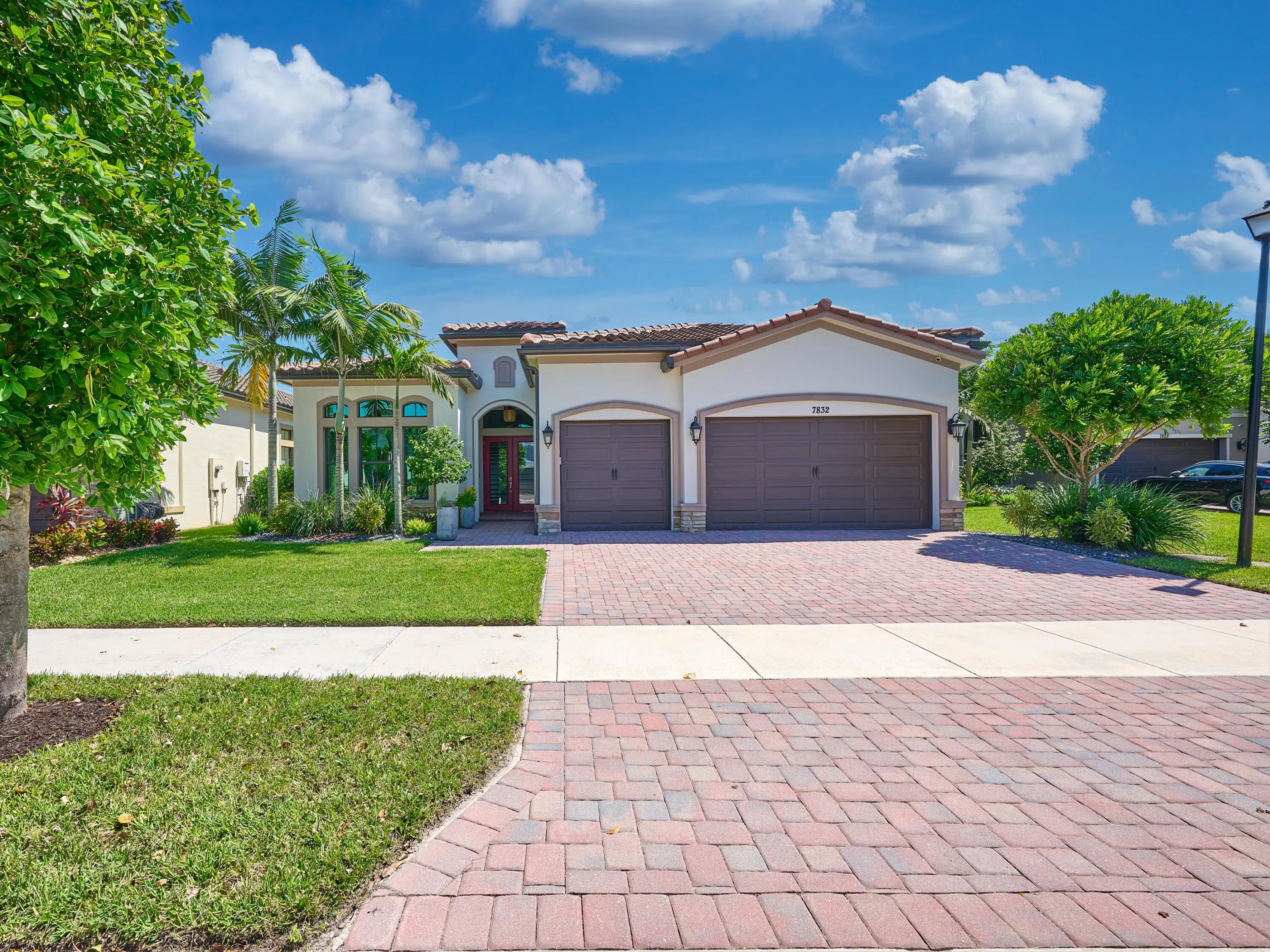 7832 Deer Lake Court, Parkland