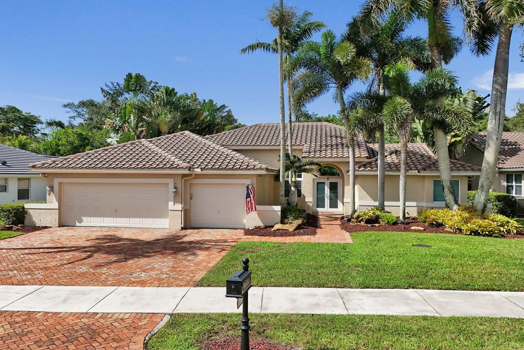 9645 E Tree Tops Court, Davie