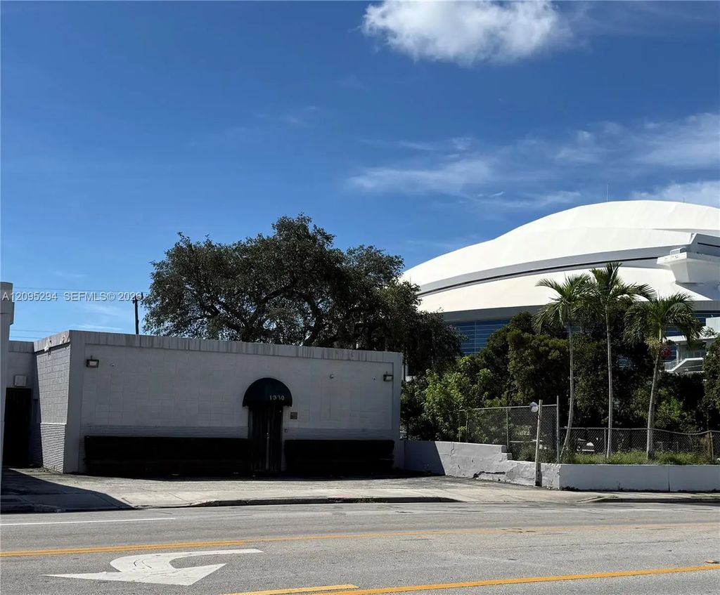 1330 Nw 7th Street, Miami