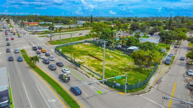 4 of 7 - 14585 Nw 22nd Avenue, Opa-Locka, FL