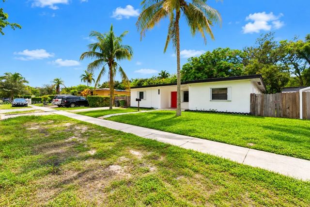 2 of 32 - 710 Ne 142nd Street, North Miami, FL