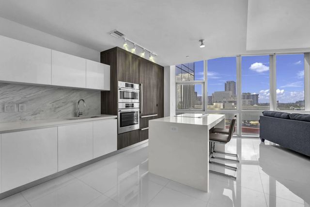 4 of 29 - 851 Ne 1st Avenue #1002, Miami, FL