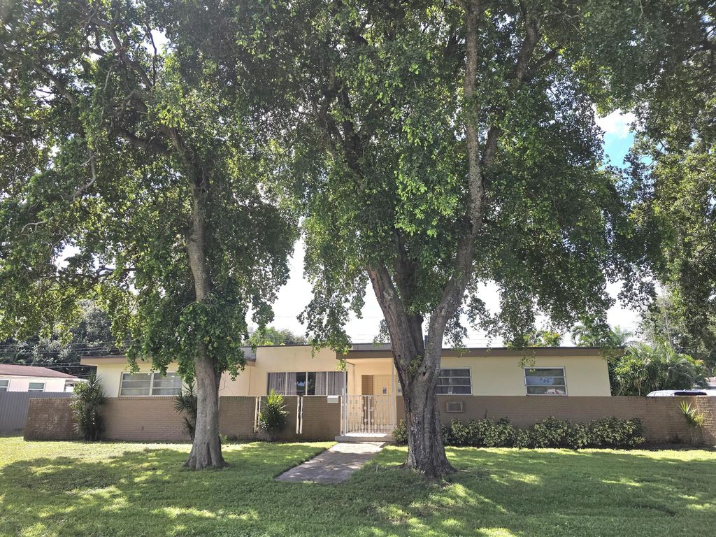 6840 Sw 16th Street, Pembroke Pines