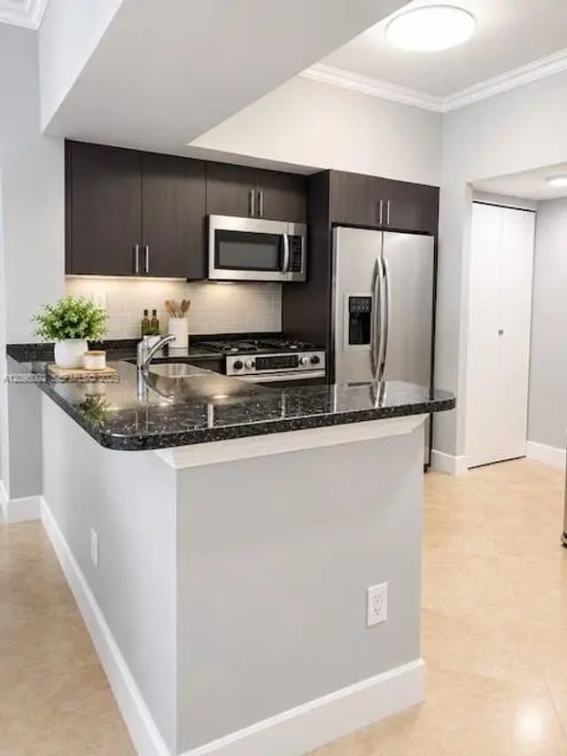 3 of 23 - 31 Se 5th Street #4118, Miami, FL
