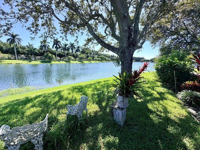 2 of 33 - 2172 Vero Beach Lane, West Palm Beach, FL