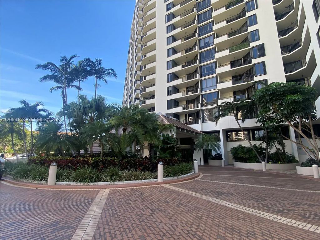 520 Brickell Key Drive #a912, Miami
