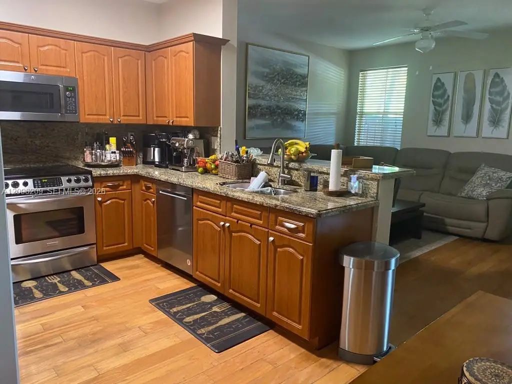 8857 Sw 108th Place #8857, Miami