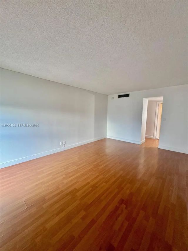 5 of 33 - 3475 N Country Club Drive #601, Aventura, FL