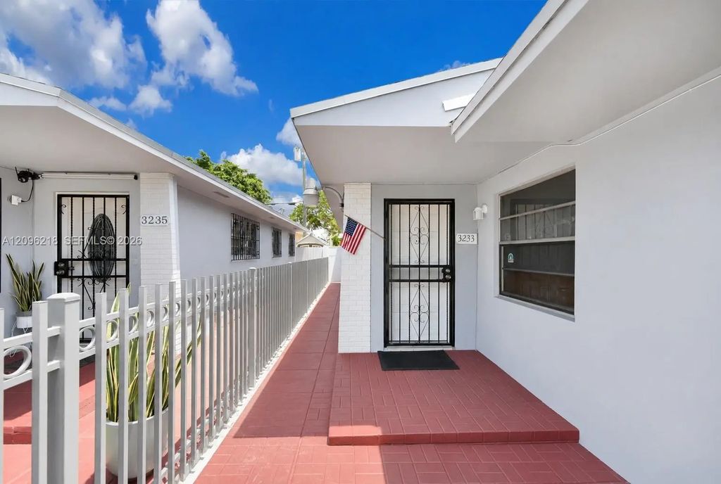 3233 Sw 25th Street #2, Miami