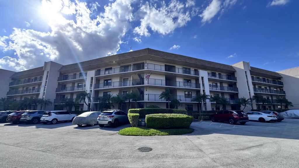 10207 Sunrise Lakes Boulevard #407, Sunrise