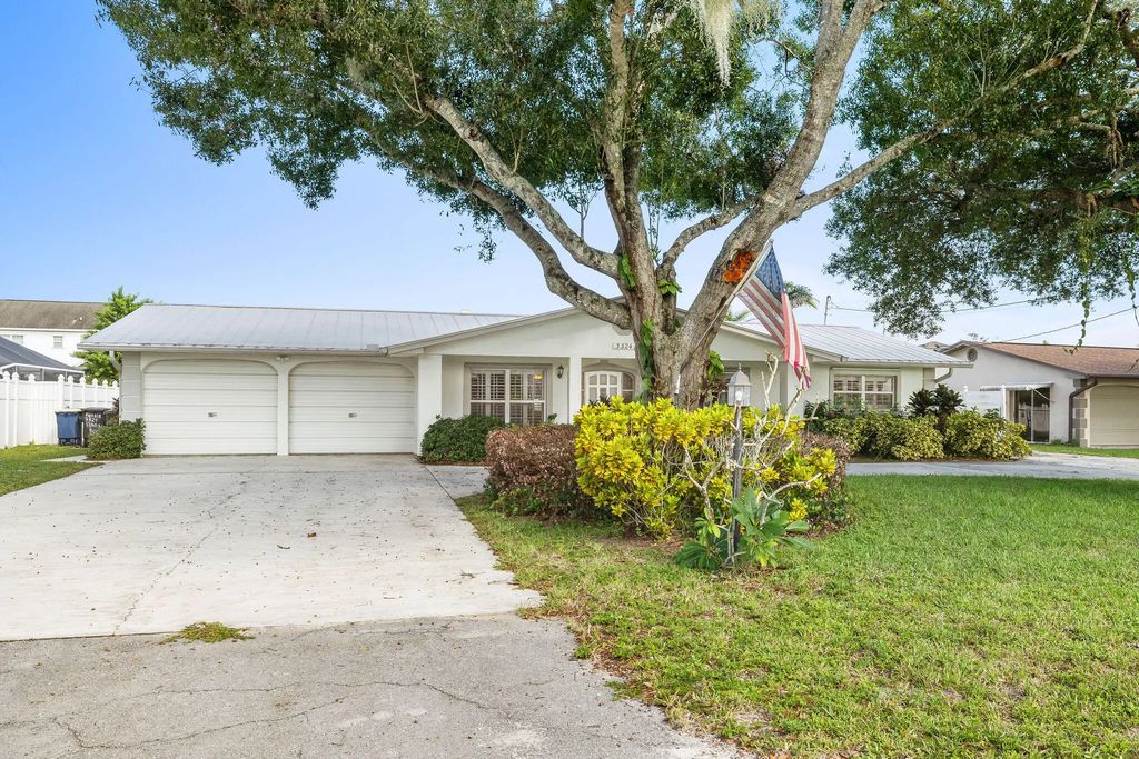 3324 Sunrise Boulevard, Fort Pierce