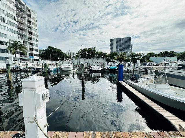 4 of 21 - 1700 N River Drive, Miami, FL