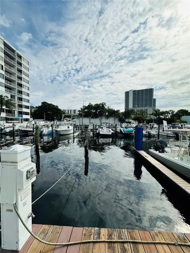 5 of 21 - 1700 N River Drive, Miami, FL