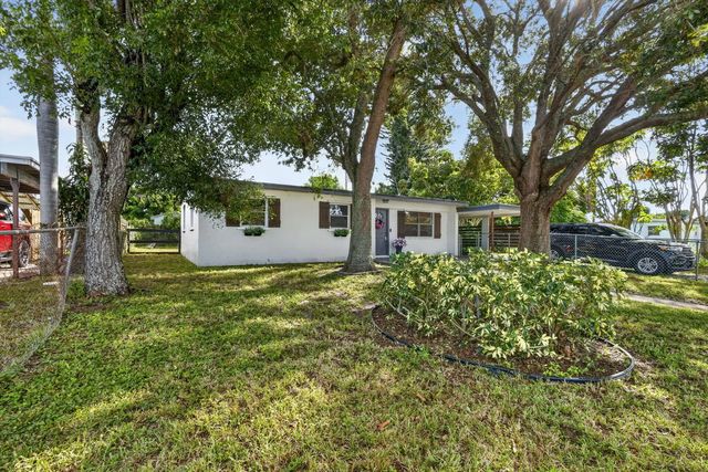 2 of 27 - 3842 Ocala Road, Lake Worth, FL