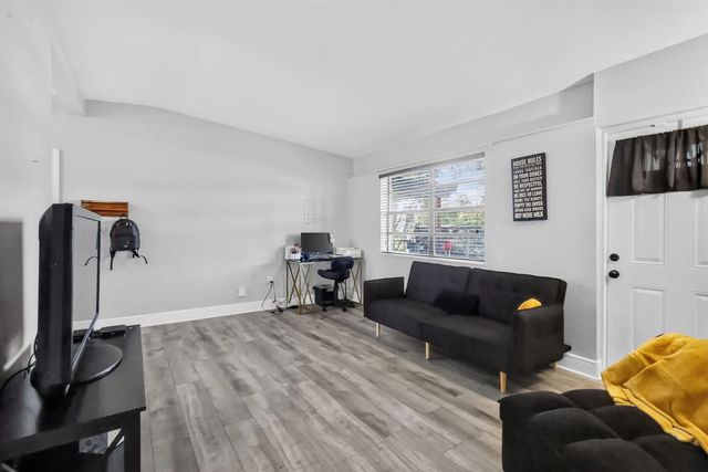 4 of 27 - 3842 Ocala Road, Lake Worth, FL