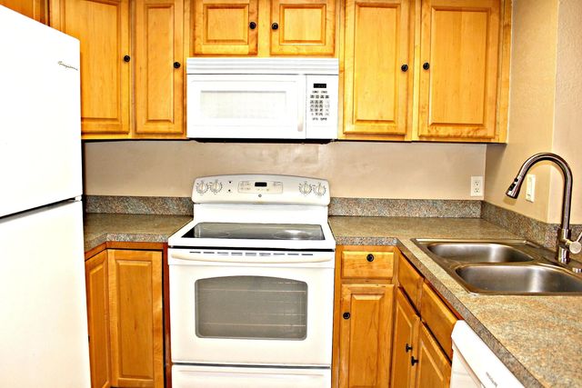 4 of 16 - 1500 Se Royal Green Circle #102, Port St. Lucie, FL