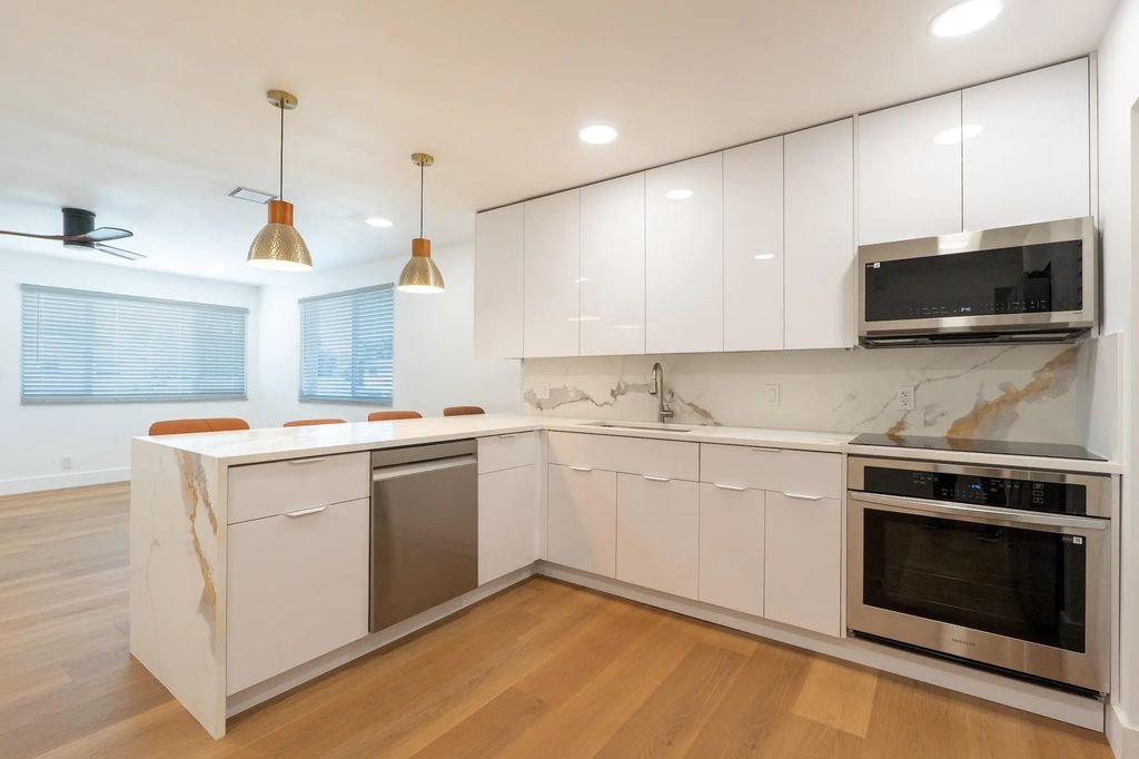 2175 Ne 56th Street #201, Fort Lauderdale