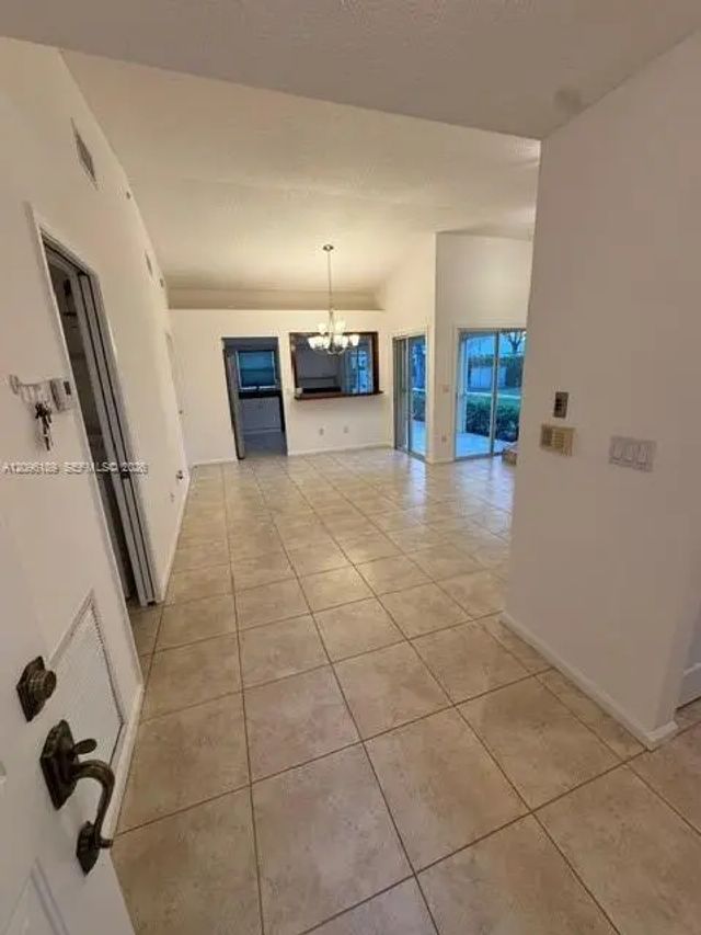 2 of 33 - 610 Se 22nd Lane, Homestead, FL