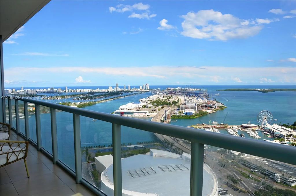 888 Biscayne Boulevard #4701, Miami
