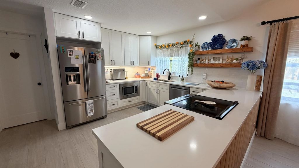 1871 Sw Palm City Road #g402, Stuart