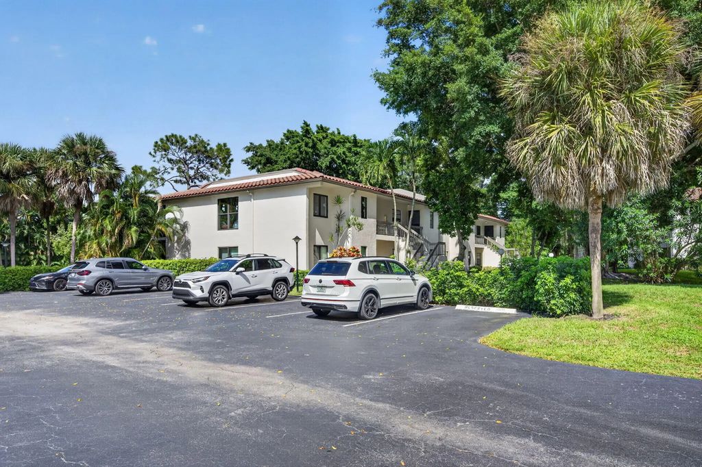 21501 Juego Circle #29f, Boca Raton