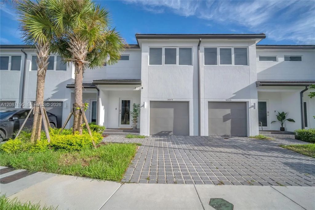 5075 Sw 37th Street, Pembroke Park