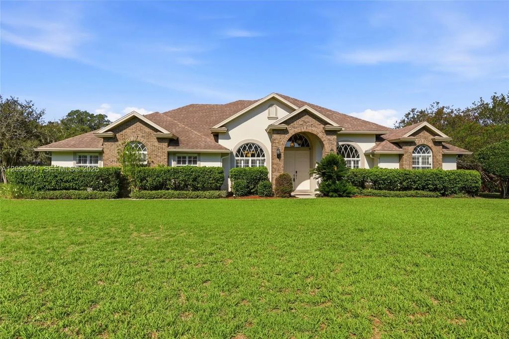 1140 Hideaway Drive N, 