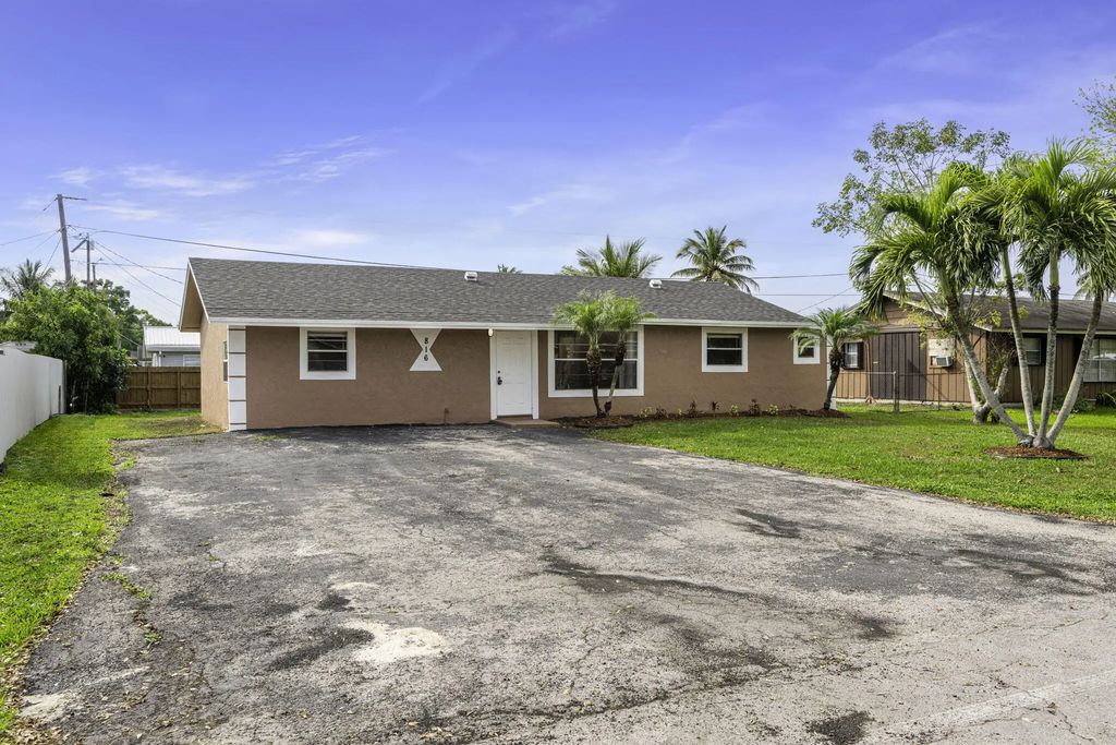 816 Ne 22nd Street, Belle Glade