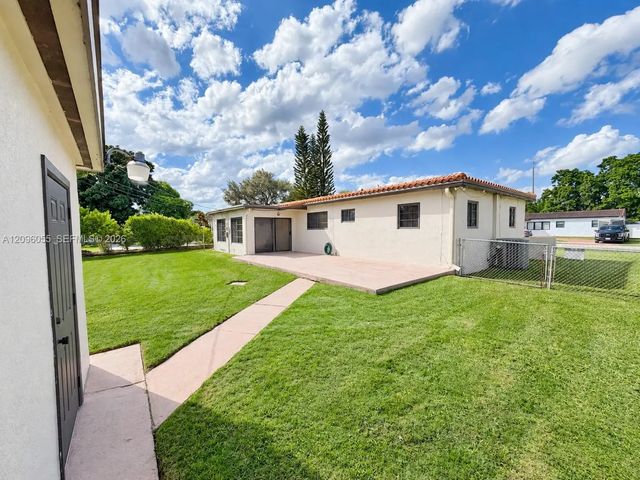 4 of 20 - 7960 Sw 36th Terrace, Miami, FL