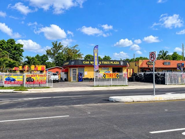4 of 10 - 11700 Nw 7th Avenue, Miami, FL