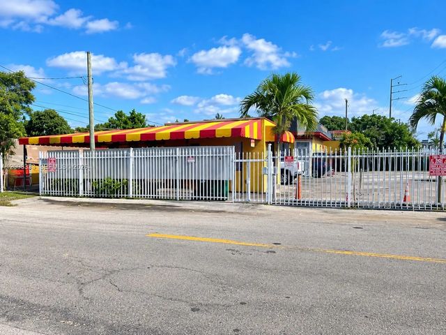 5 of 10 - 11700 Nw 7th Avenue, Miami, FL