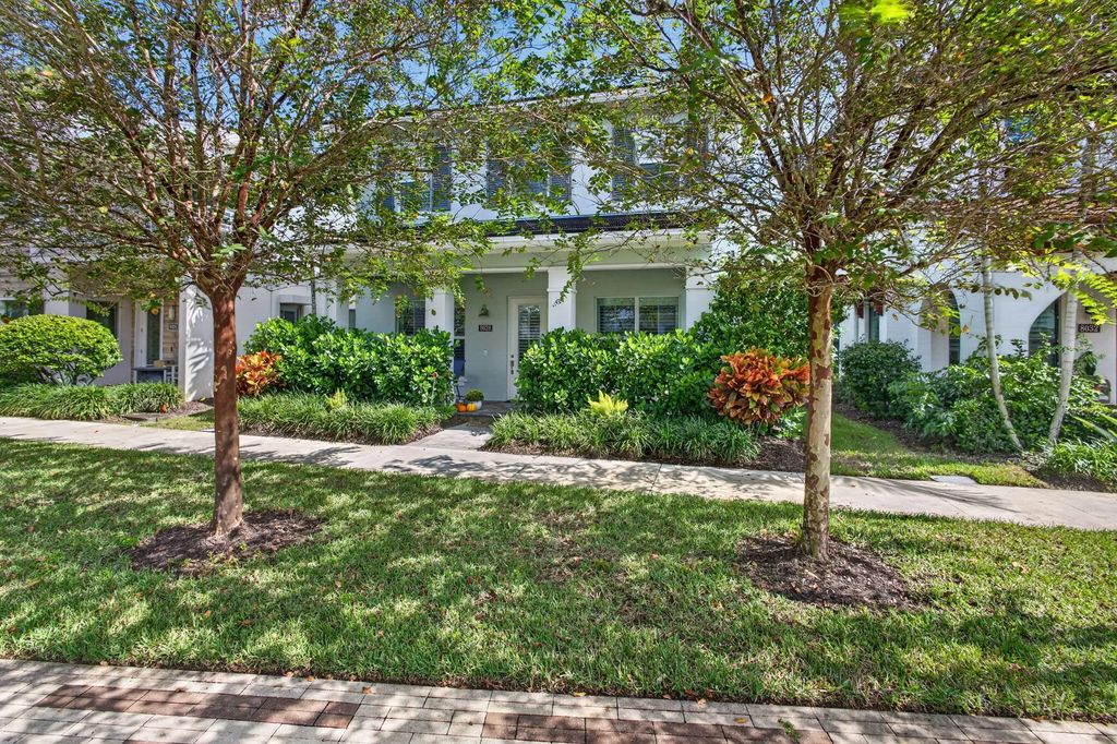 8028 Hobbes Way, Palm Beach Gardens