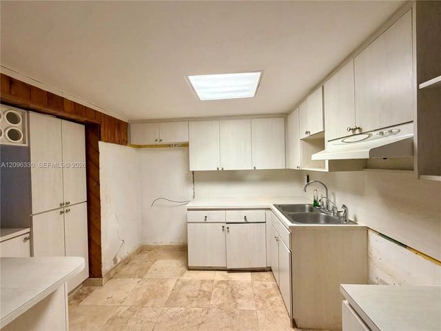 4 of 11 - 261 E 50th Street, Hialeah, FL