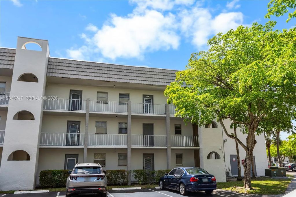8450 Sunrise Lakes Boulevard #306, Sunrise