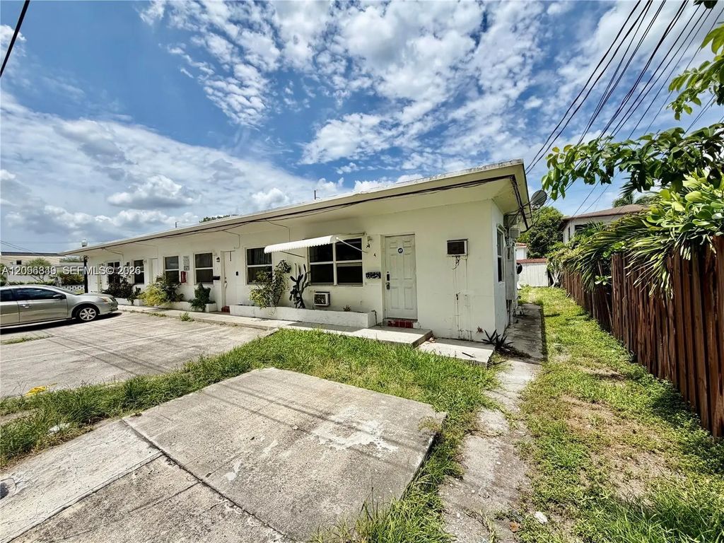 2041 Jackson Street #2, Hollywood