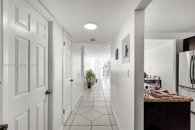 5 of 42 - 18071 Biscayne Boulevard #303, Aventura, FL