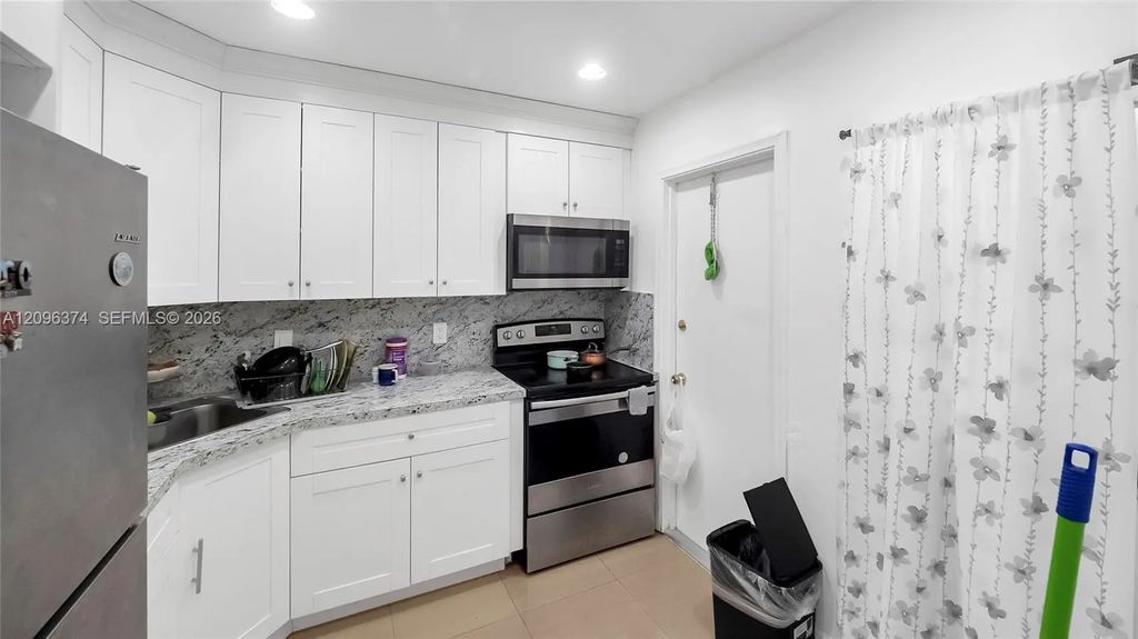 4200 Nw 3rd Court #241, Plantation