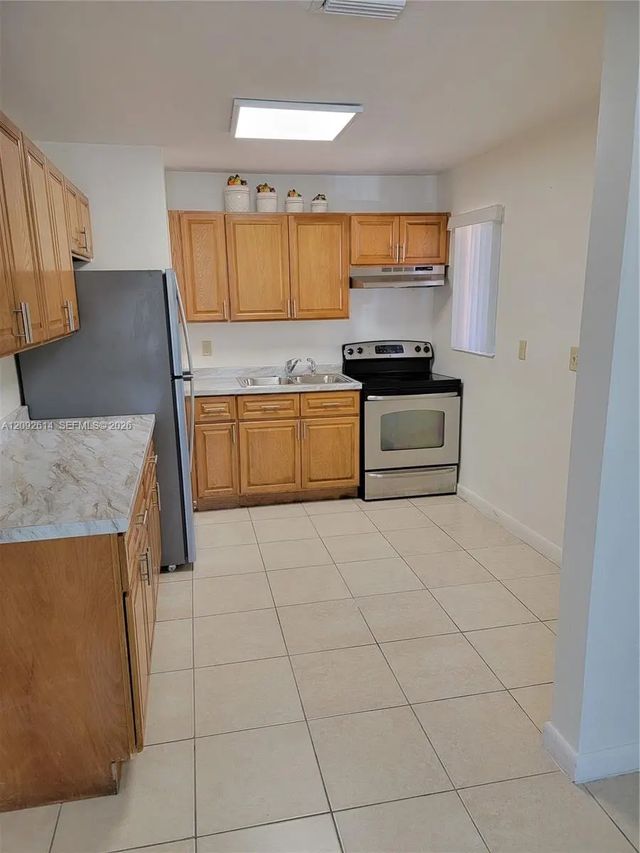 5 of 14 - 1388 Nw 55 Street, Miami, FL