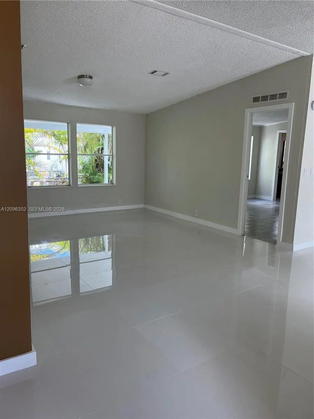 19800 Sw 180, Miami