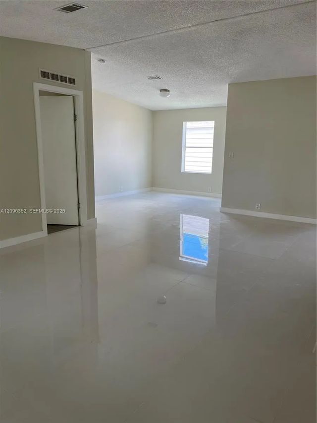 3 of 26 - 19800 Sw 180, Miami, FL
