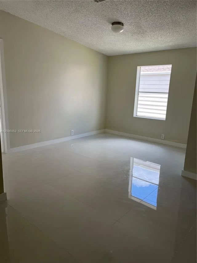 4 of 26 - 19800 Sw 180, Miami, FL