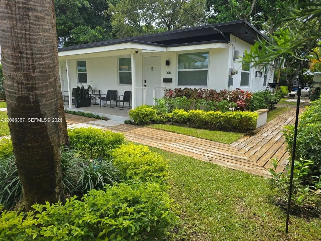 208 Se 4th Street #1-2, Hallandale Beach