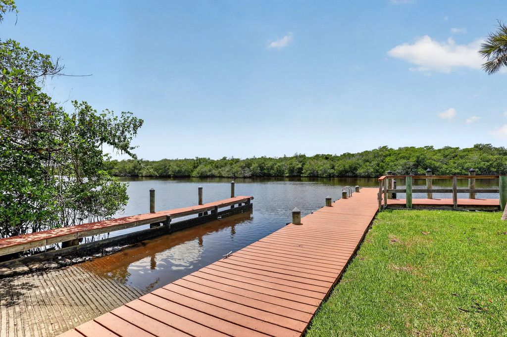 270 Sw South River Drive #204, Stuart