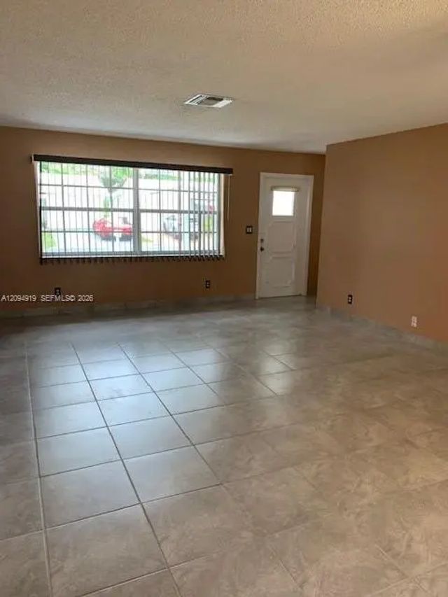 3 of 17 - 1024 Nw 90th Way, Plantation, FL