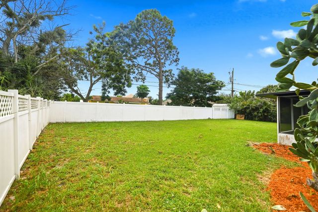 5 of 57 - 942 Sw John Maccormack Terrace, Port St. Lucie, FL