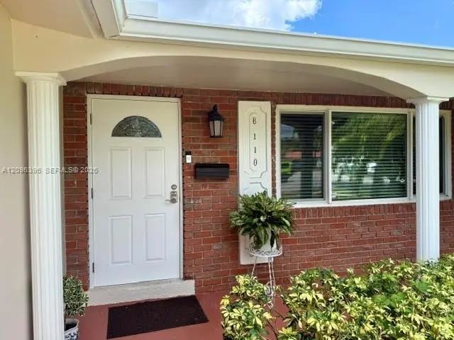 2 of 20 - 6110 Sw 95th Court, Miami, FL