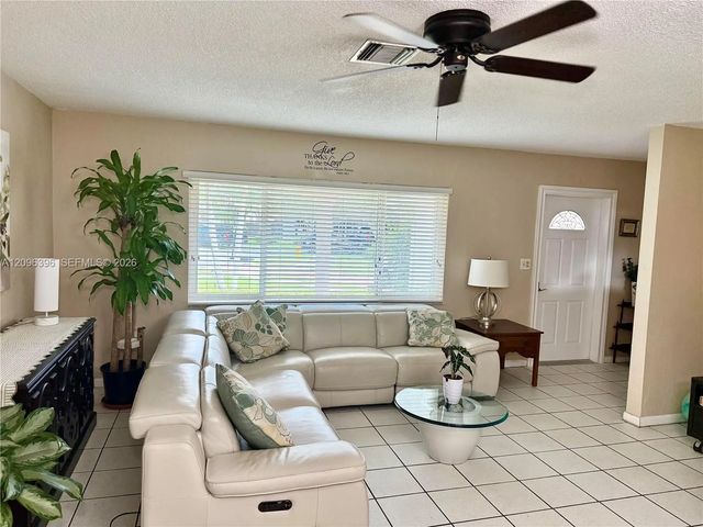 4 of 20 - 6110 Sw 95th Court, Miami, FL