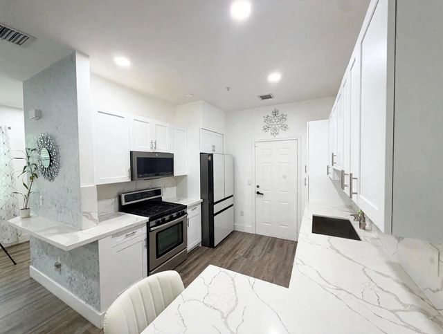 4 of 34 - 3351 Nw 126th Avenue, Sunrise, FL