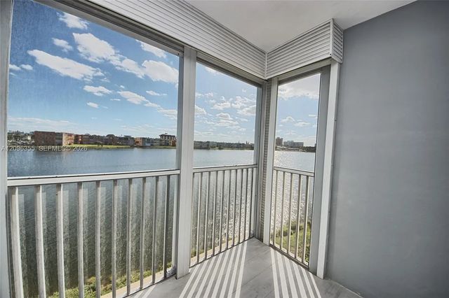 4 of 21 - 1660 Ne 191st Street #309-1, Miami, FL