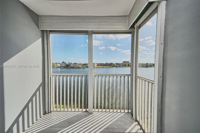 5 of 21 - 1660 Ne 191st Street #309-1, Miami, FL